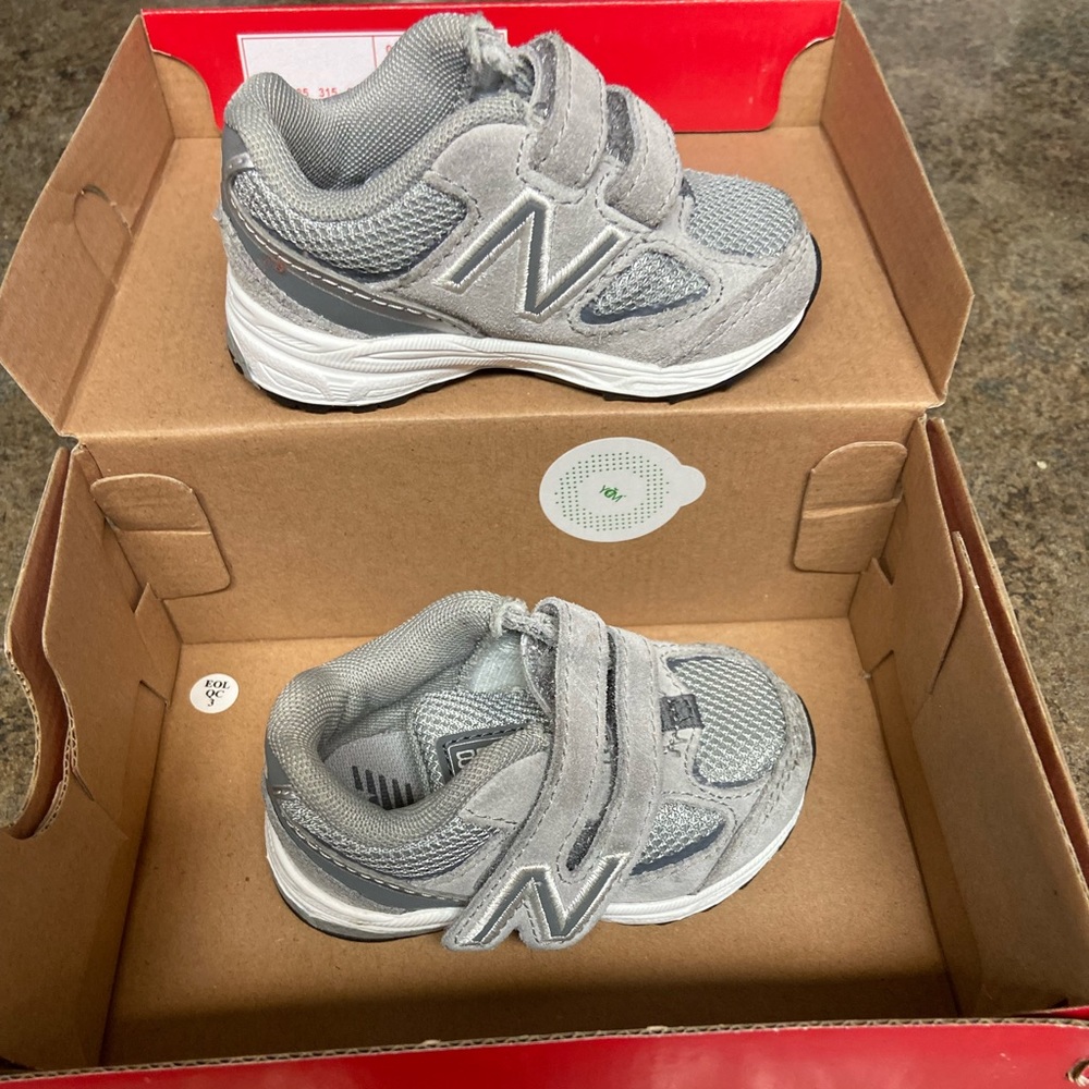 Baby boy 9 90 New Balance tennis shoes